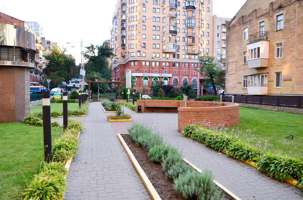Diplomat Aparthotel Kiev Exterior foto
