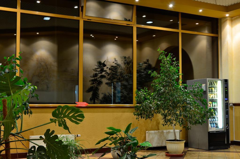 Diplomat Aparthotel Kiev Exterior foto