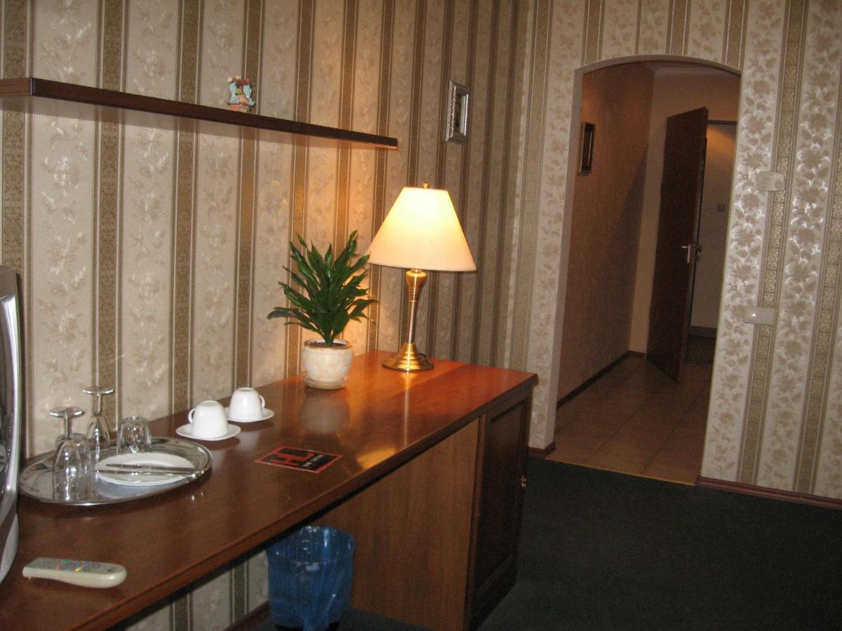Diplomat Aparthotel Kiev Quarto foto